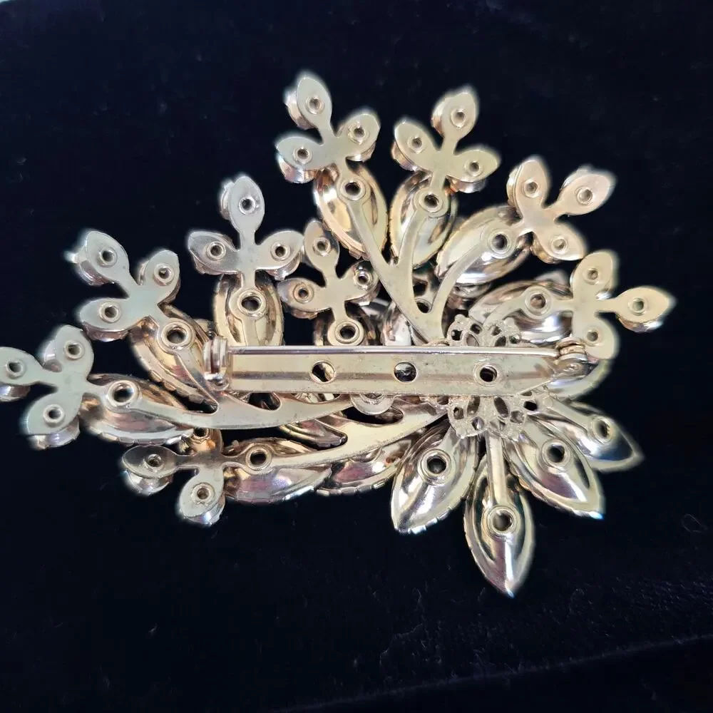 Vintage Brooch Emerald Green Aurora Borealis Rhinestone Floral Mid Century Glam